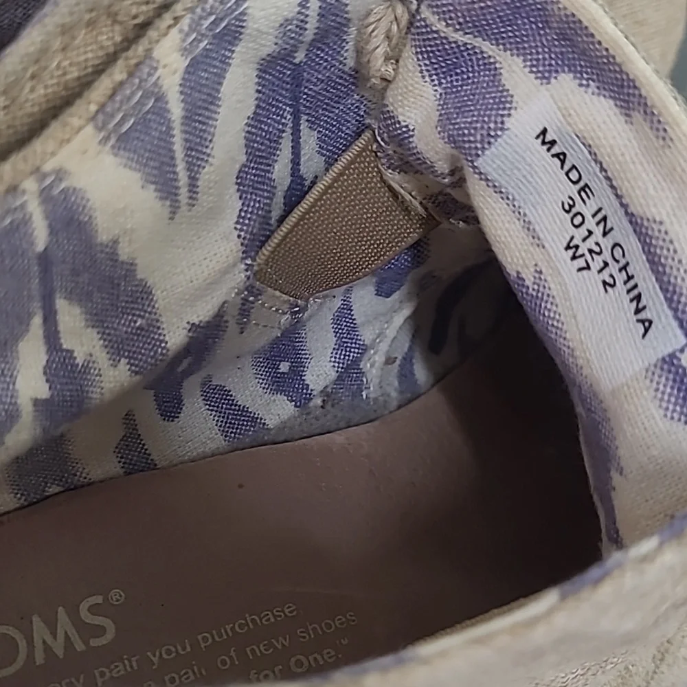 TOMS Desert Wedge Oatmeal Linen Canvas Espadrille Lace Up Booties‎ Tan 9.5